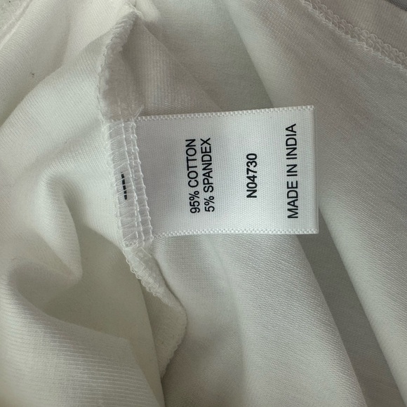 Appleseed's White V-Neck Top - Picture 4 of 5